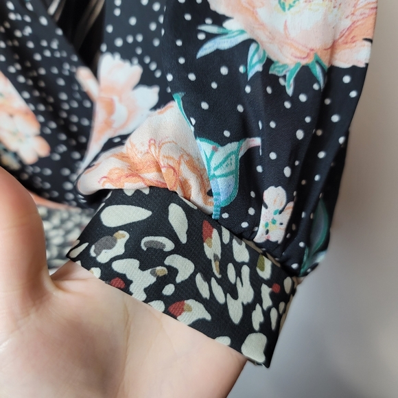 Umgree multi- print blouse - Picture 3 of 8